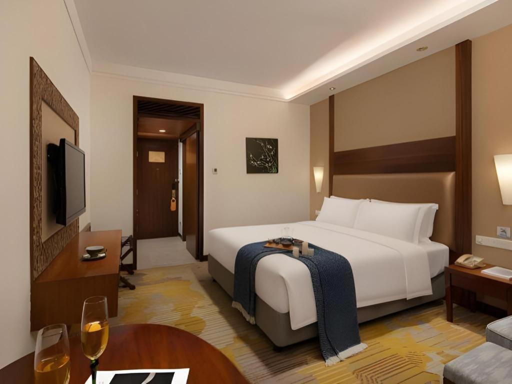 האיקו Baohua Harbour View Hotel מראה חיצוני תמונה