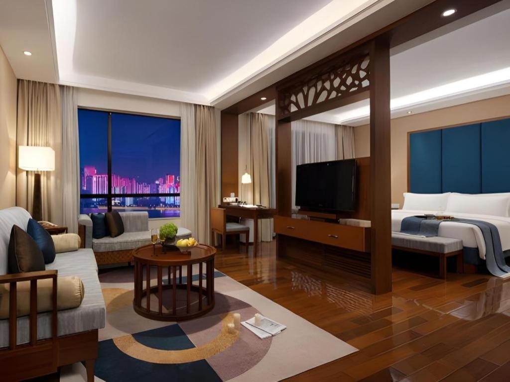 האיקו Baohua Harbour View Hotel מראה חיצוני תמונה